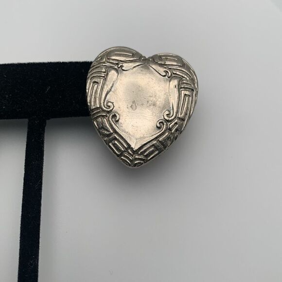 Vintage Foree Silver wash Heart Shield Clipback earrings, Unmarked - Picture 2 of 4